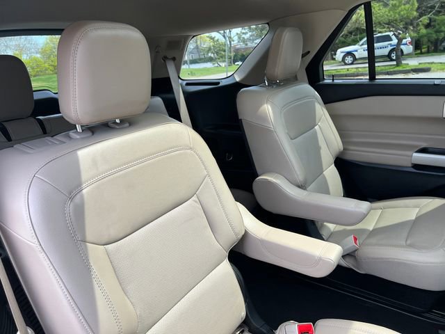 Certified 2023 Ford Explorer Limited w/ Equipment Group 301A AWD/4WD image 31