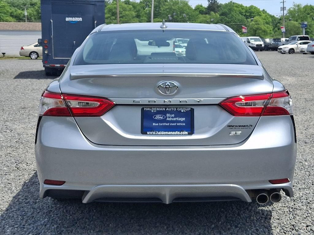 Used 2020 Toyota Camry SE FWD image 6