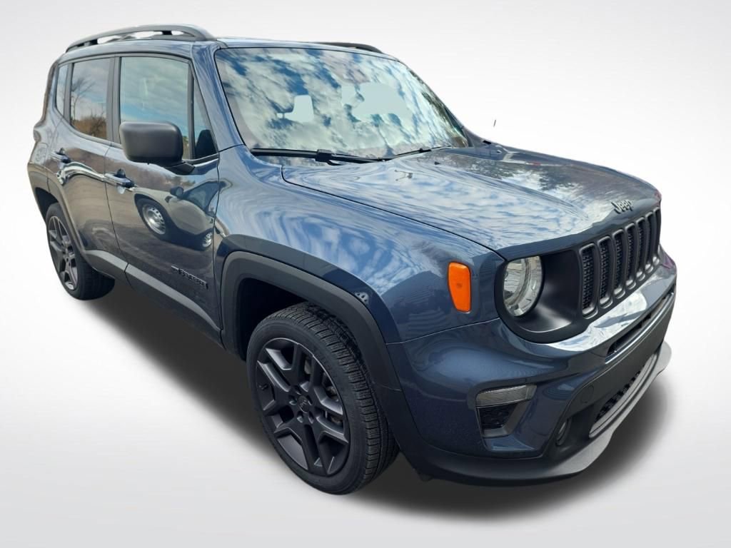 Used 2021 Jeep Renegade Latitude image 3