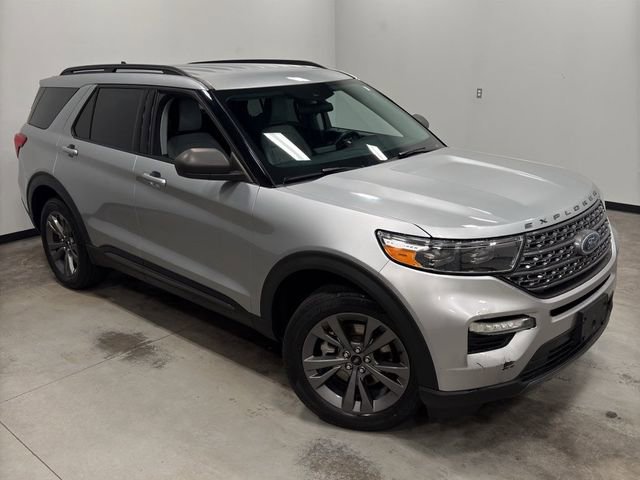 Certified 2021 Ford Explorer XLT w/ Equipment Group 202A AWD/4WD image 41