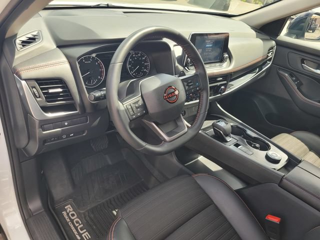 Used 2026 Nissan Rogue SV AWD/4WD image 9