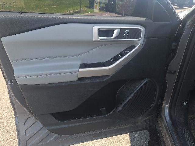Certified 2022 Ford Explorer XLT w/ Equipment Group 202A RWD image 25