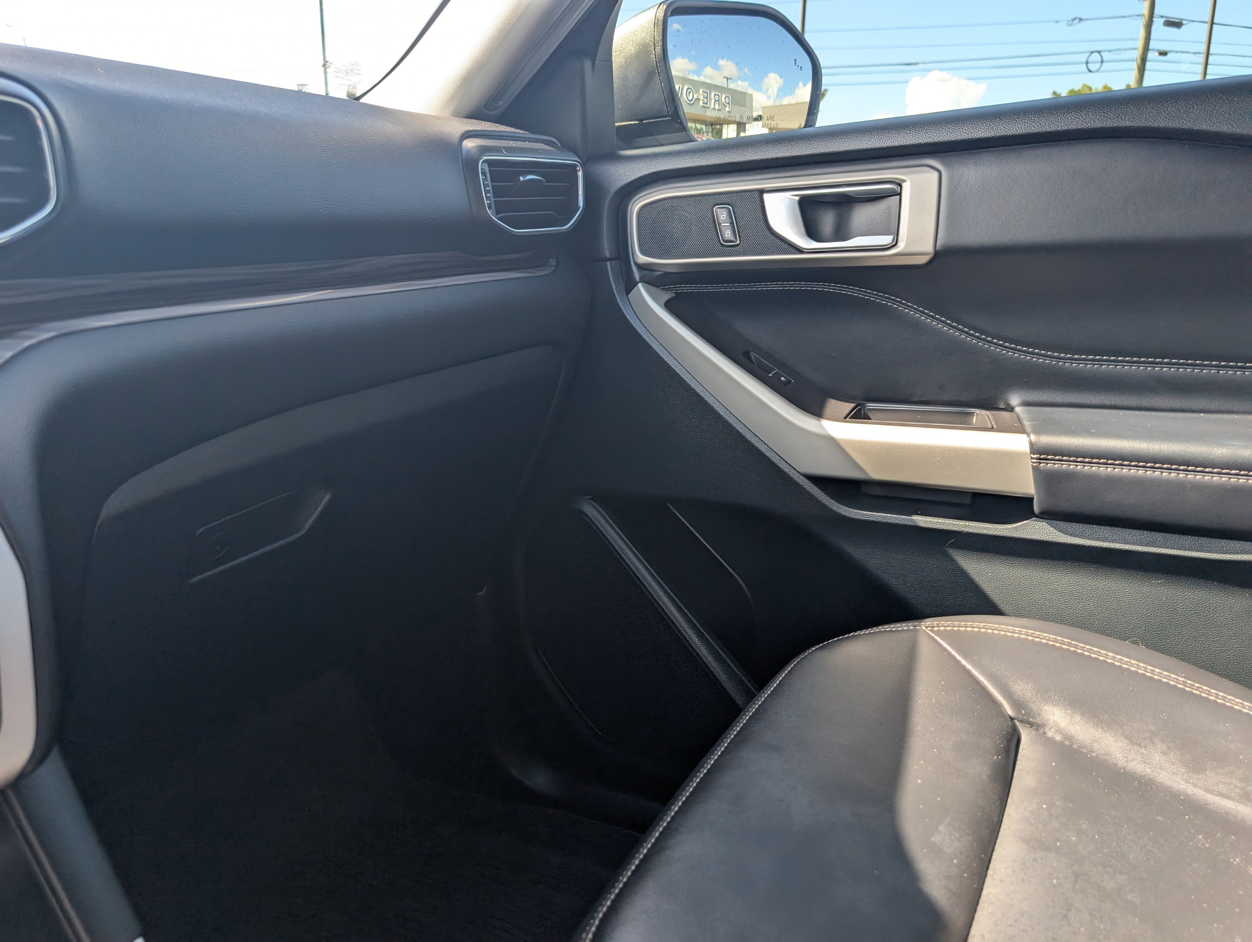 Certified 2023 Ford Explorer XLT w/ Equipment Group 202A image 32