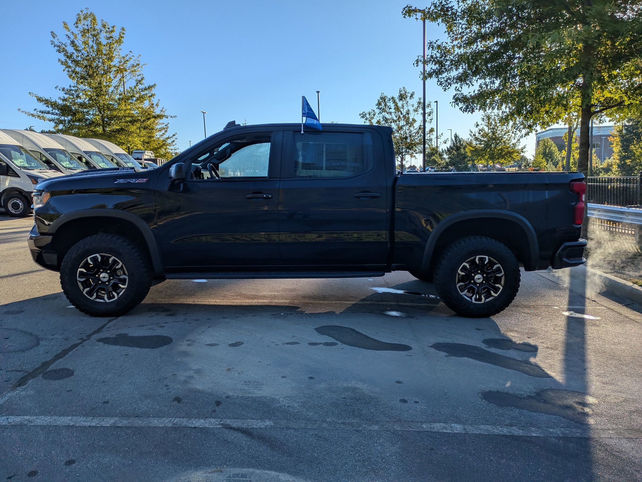 Used 2024 Chevrolet Silverado 1500 ZR2 w/ Technology Package image 2