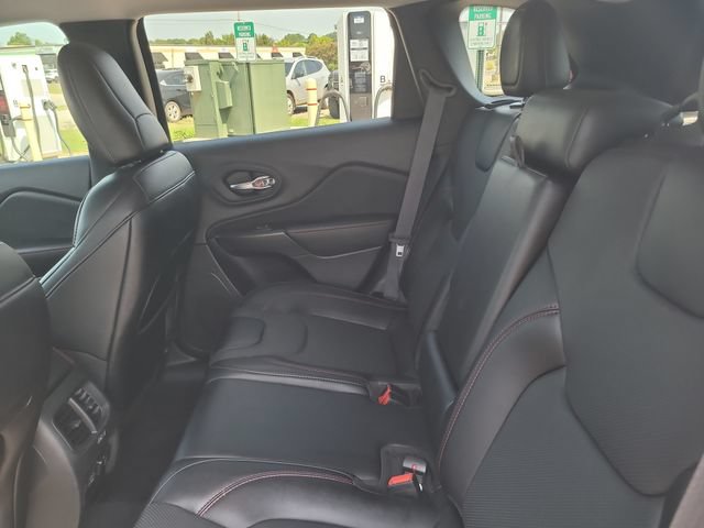 Used 2022 Jeep Cherokee Trailhawk w/ Sound & Nav Group AWD/4WD image 24