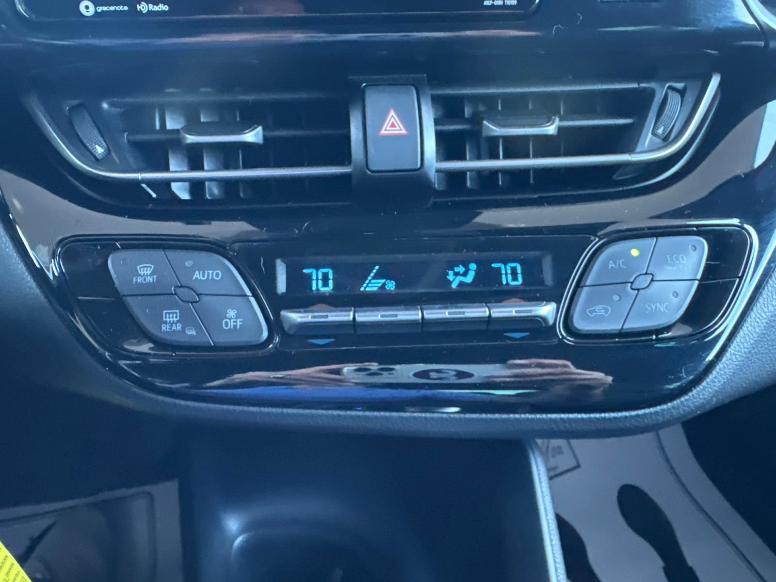 Used 2018 Toyota C-HR XLE FWD image 29