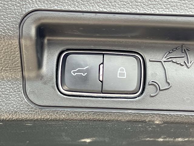 Certified 2023 Ford Explorer XLT w/ Equipment Group 202A image 11