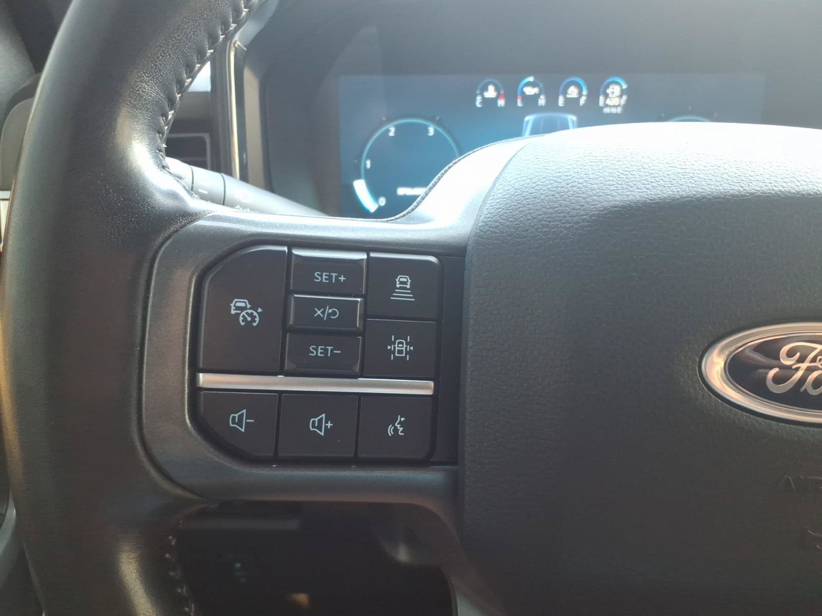 Certified 2024 Ford F250 Lariat w/ Lariat Ultimate Package AWD/4WD image 18