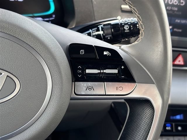 Used 2025 Hyundai Elantra Sport FWD image 28