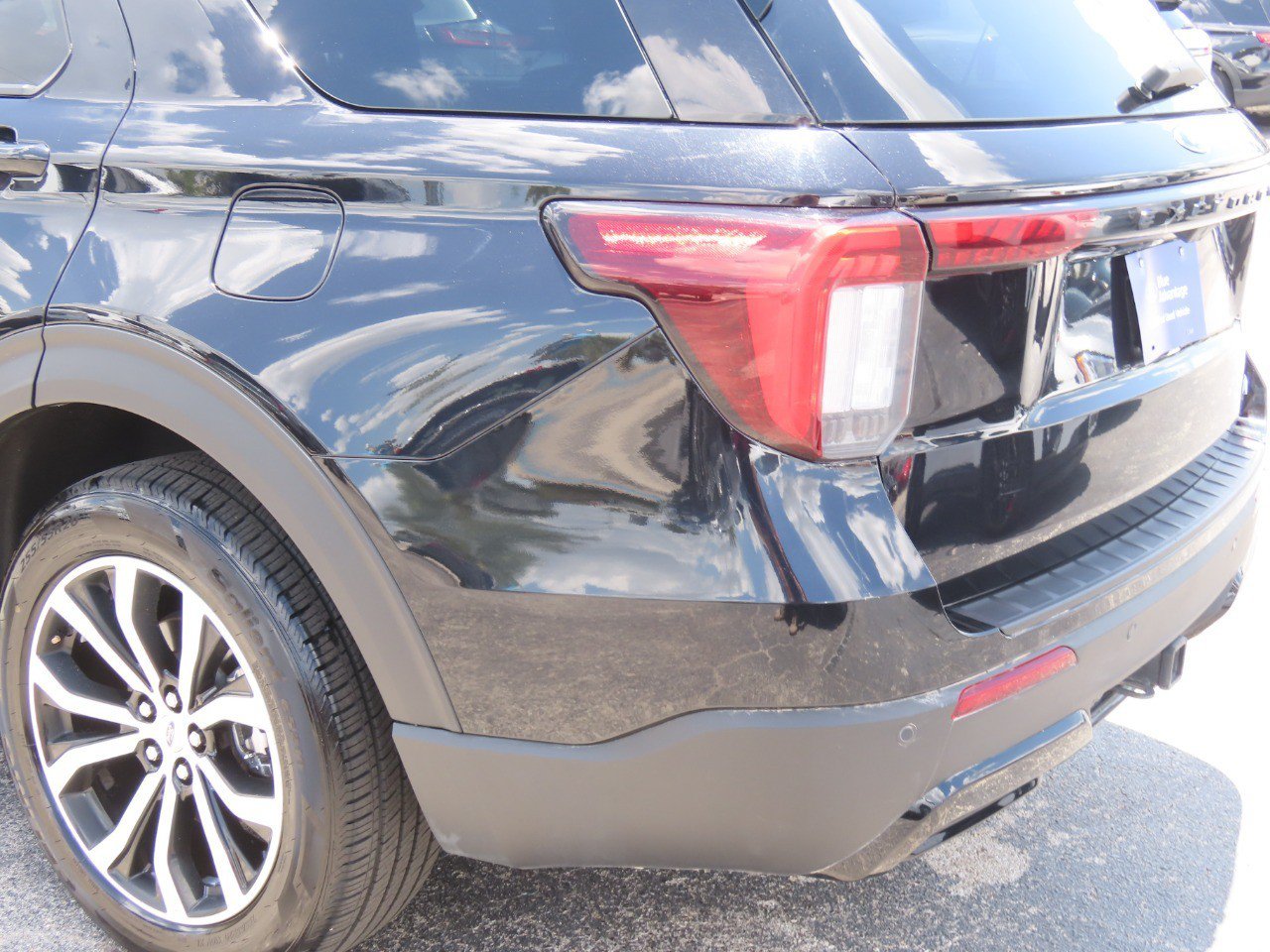 Certified 2025 Ford Explorer ST-Line AWD/4WD image 16