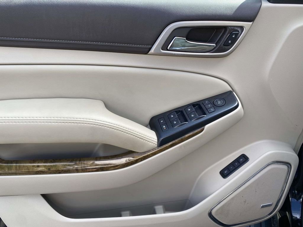 Used 2017 GMC Yukon XL Denali w/ Open Road Package AWD/4WD image 18