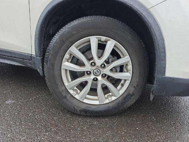 Used 2017 Nissan Rogue SV AWD/4WD image 10