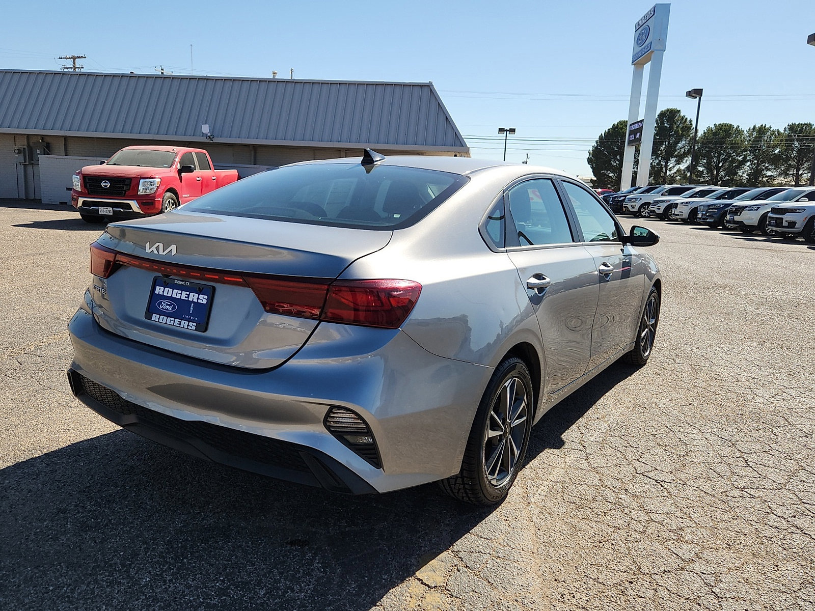 Used 2023 Kia Forte LXS image 5