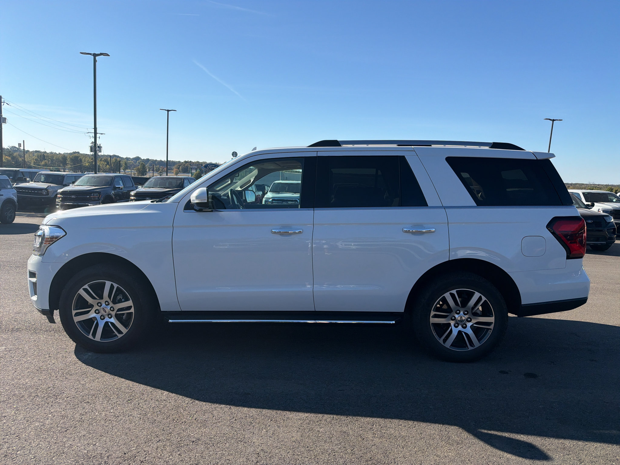 Certified 2023 Ford Expedition Limited AWD/4WD image 2