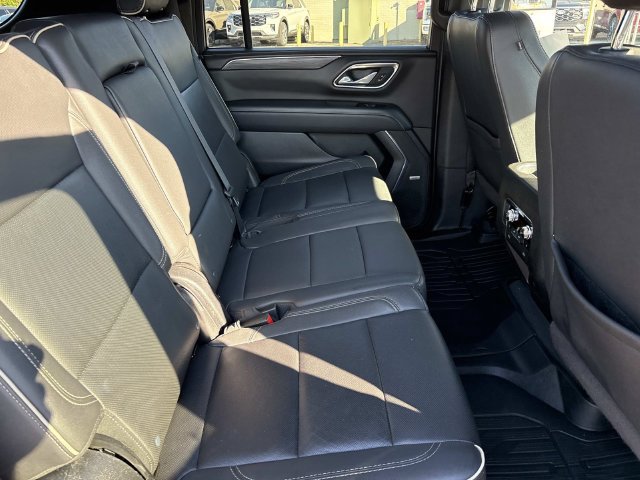 Used 2023 GMC Yukon XL SLT w/ SLT Luxury Package RWD image 21