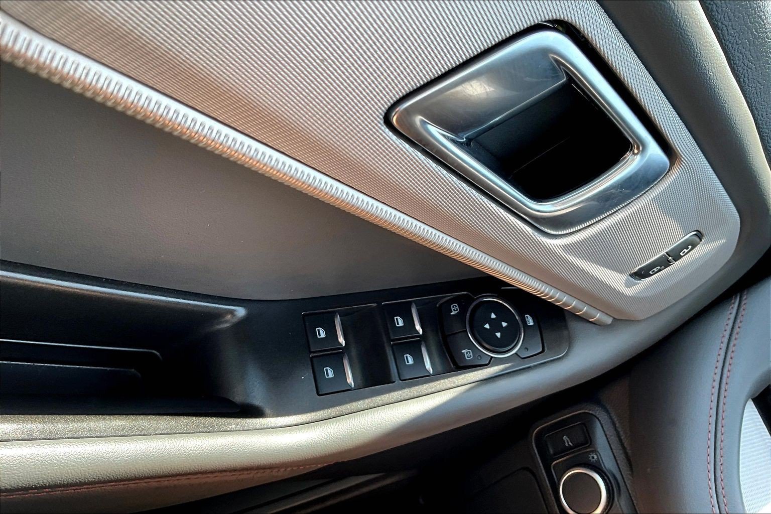 Certified 2025 Ford Explorer Active AWD/4WD image 34