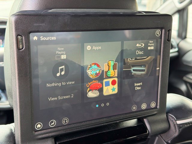Used 2020 Chrysler Pacifica Limited w/ S Appearance Package FWD image 33