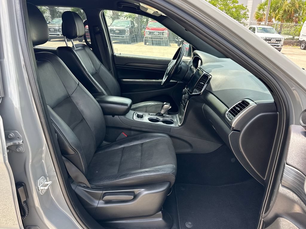 Used 2020 Jeep Grand Cherokee Altitude AWD/4WD image 24