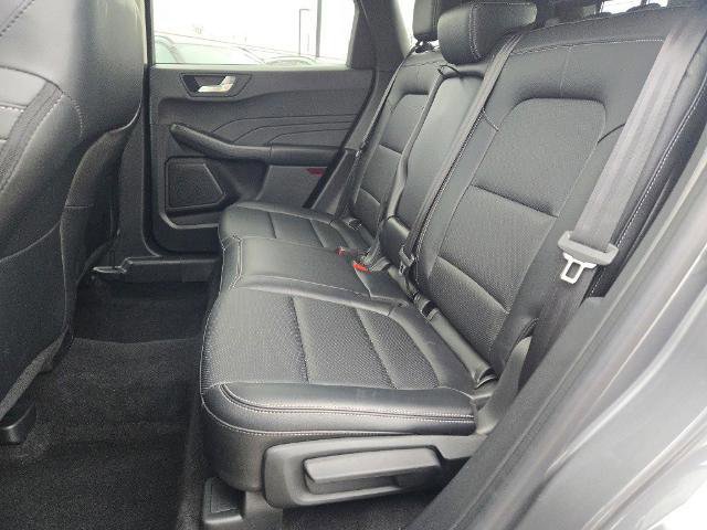 Certified 2022 Ford Escape Titanium w/ Class II Trailer Tow Package image 17