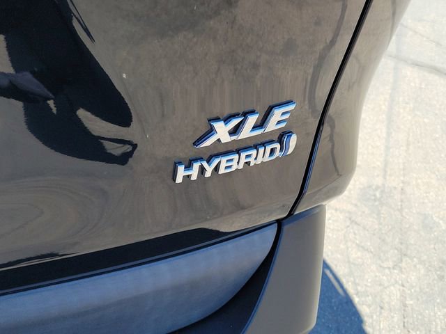Used 2022 Toyota RAV4 XLE Premium image 22