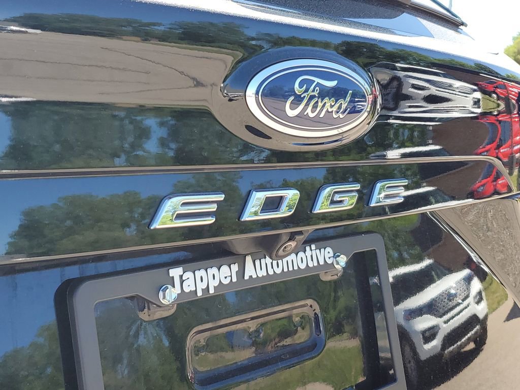 Certified 2022 Ford Edge Titanium w/ Equipment Group 301A AWD/4WD image 6