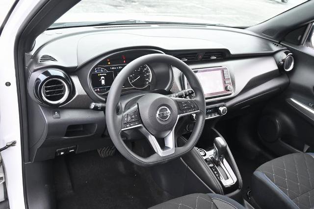 Used 2018 Nissan Kicks SV image 17
