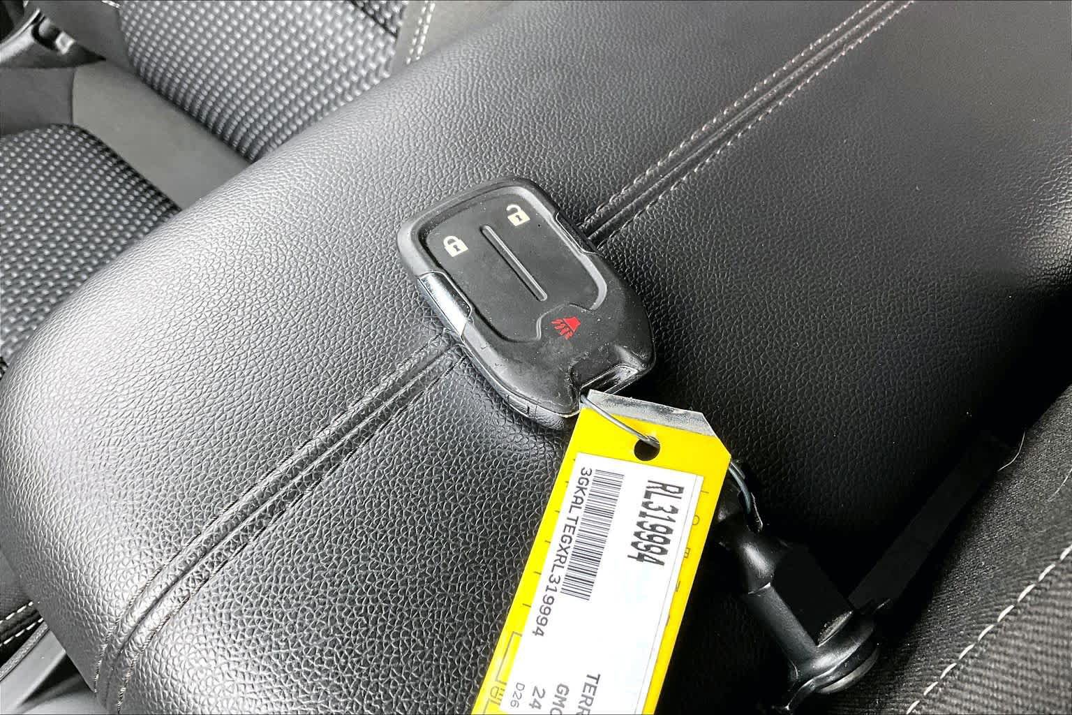 Used 2024 GMC Terrain SLE AWD/4WD image 15