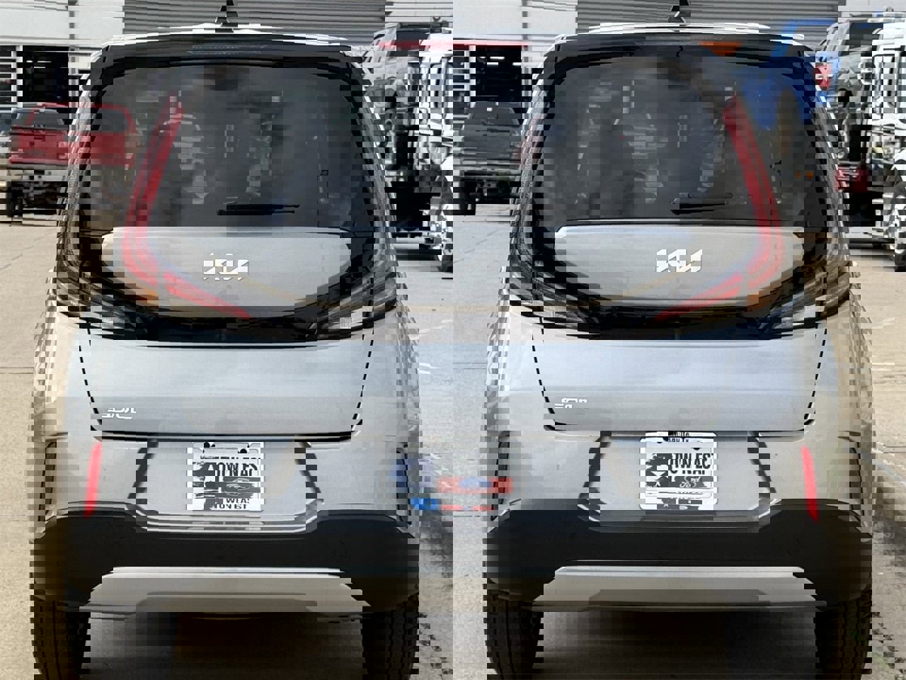 Used 2023 Kia Soul LX w/ LX Technology Package image 6