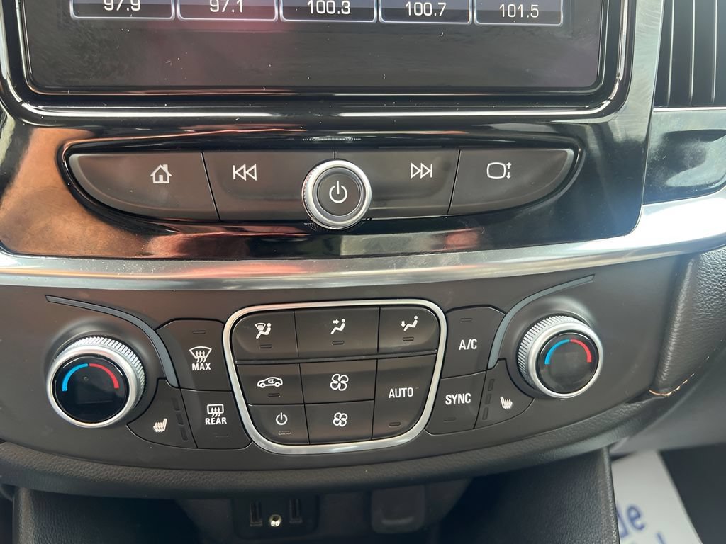 Used 2018 Chevrolet Traverse LT w/ LPO, 'HIT The Road' Package AWD/4WD image 20