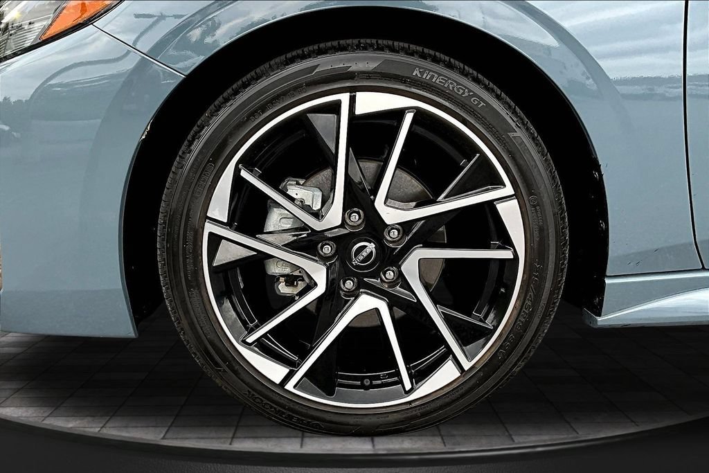 Used 2024 Nissan Sentra SR w/ SR Premium Package FWD image 37