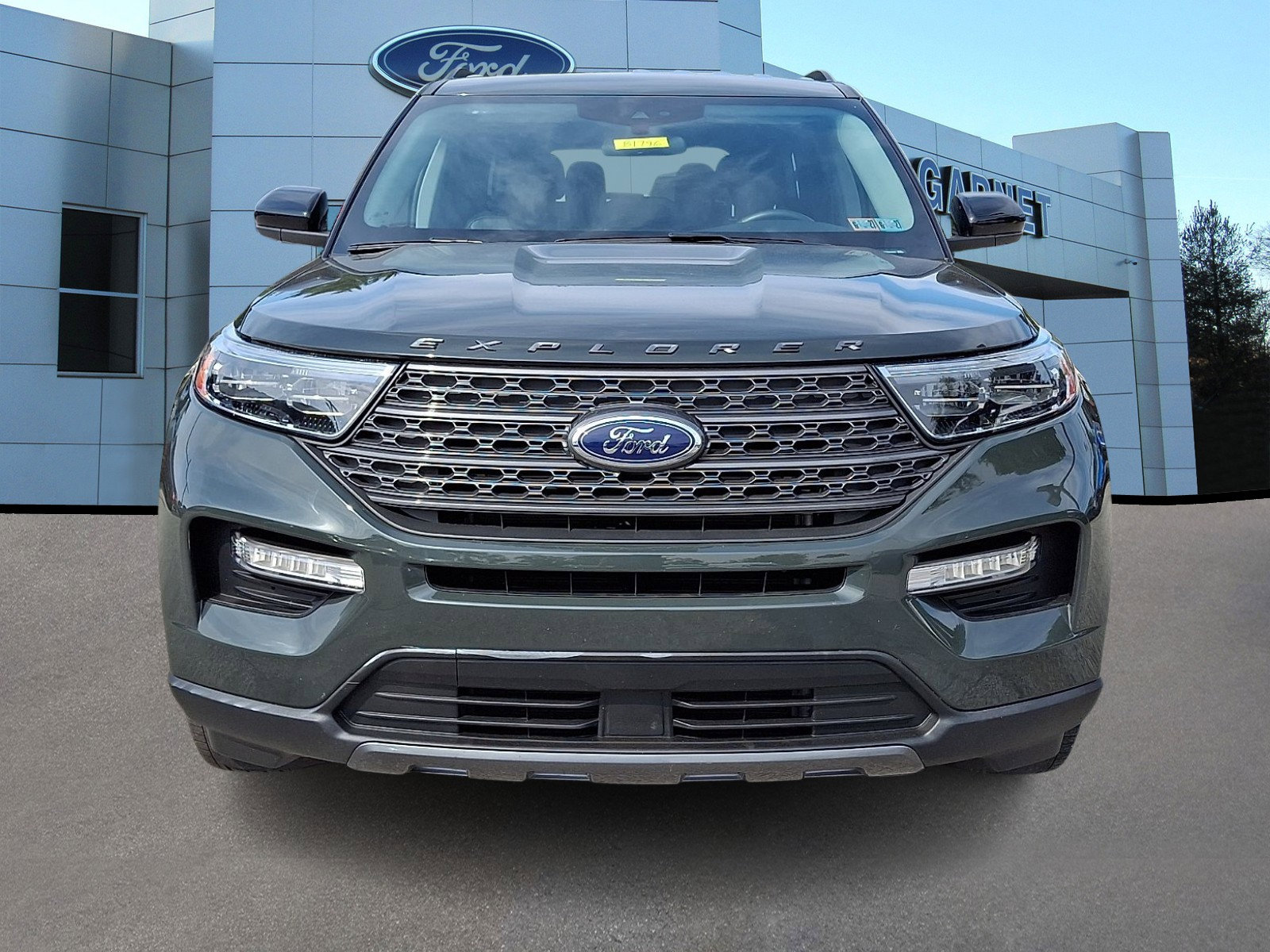 Certified 2024 Ford Explorer XLT w/ Equipment Group 202A AWD/4WD image 3