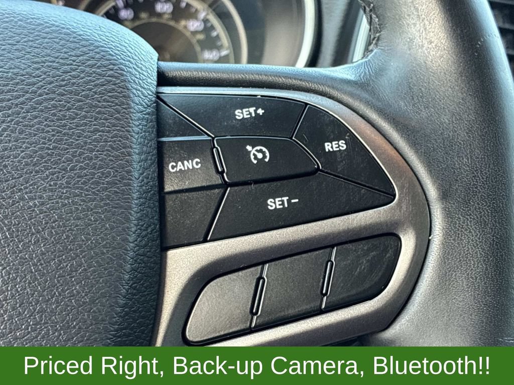 Used 2019 Jeep Cherokee Latitude Plus w/ Comfort/Convenience Group AWD/4WD image 25