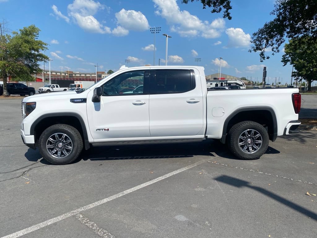 Used 2024 GMC Sierra 1500 AT4 w/ Technology Package AWD/4WD image 4