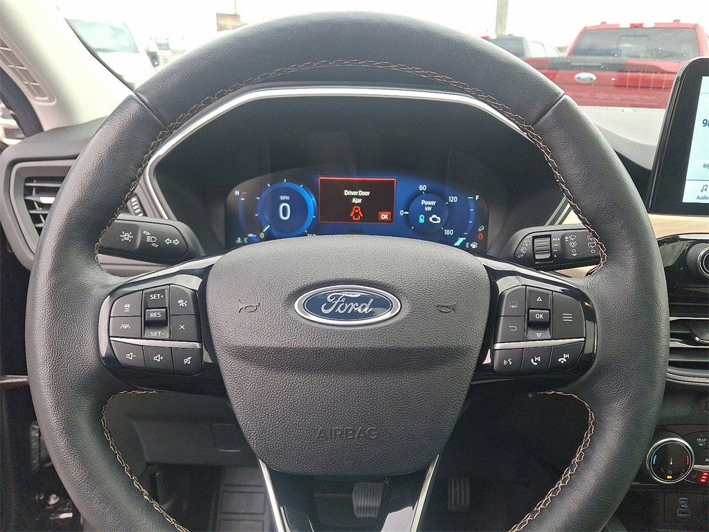 Certified 2022 Ford Escape Titanium w/ Titanium Elite Package image 21