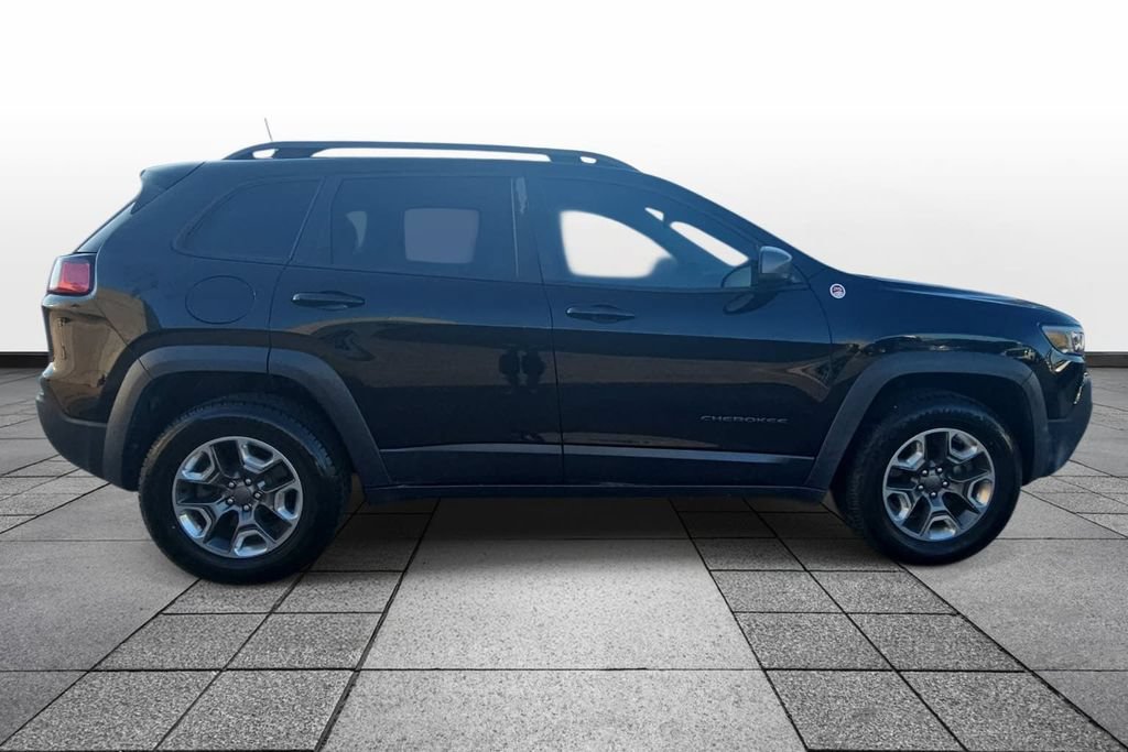 Used 2019 Jeep Cherokee Trailhawk w/ Comfort/Convenience Group AWD/4WD image 4