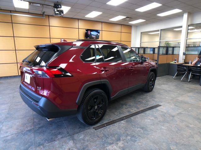Used 2021 Toyota RAV4 XLE w/ XLE Grade Weather Package AWD/4WD image 7
