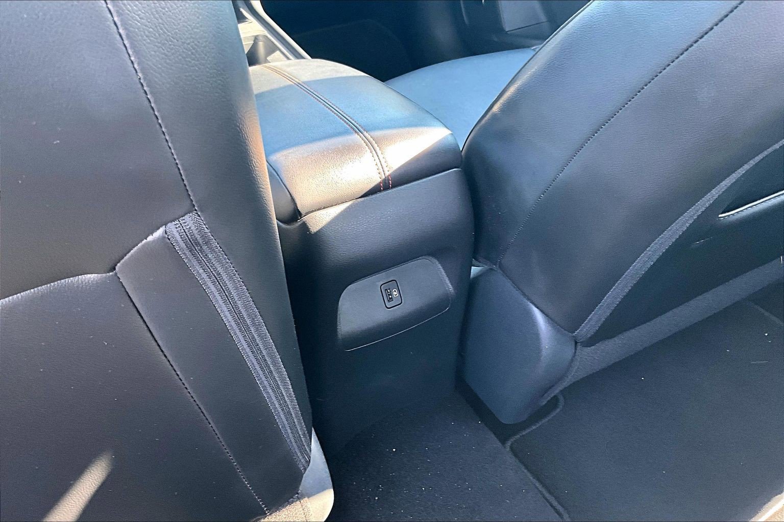 Used 2020 Nissan Sentra SR w/ Premium Package FWD image 10