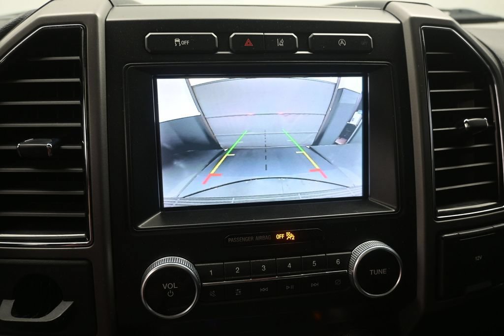 Certified 2021 Ford Expedition XLT RWD image 3