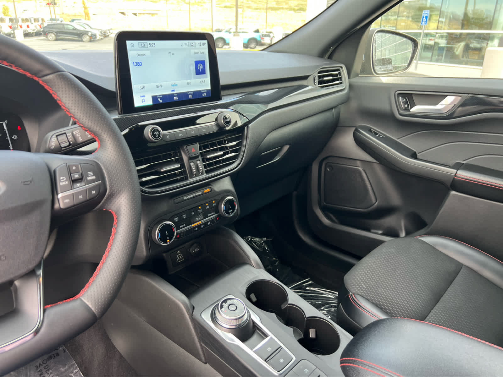 Certified 2025 Ford Escape ST-Line Select AWD/4WD image 22