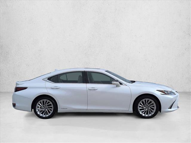 Used 2020 Lexus ES 300h w/ Premium Package image 2