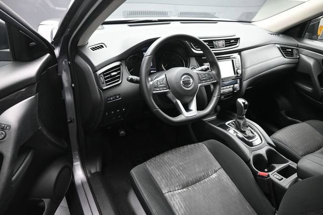 Used 2020 Nissan Rogue SV FWD image 9