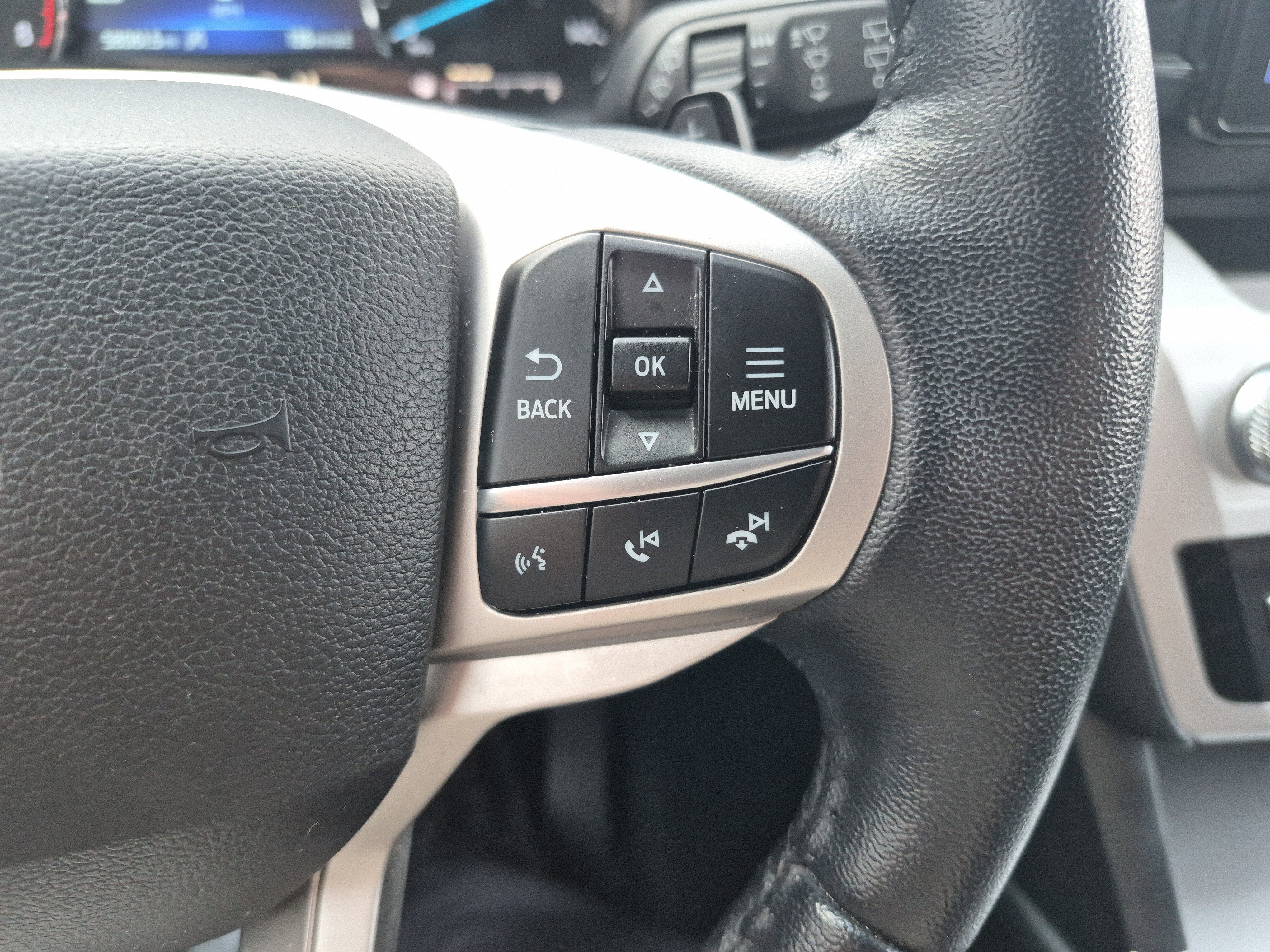 Certified 2020 Ford Explorer XLT w/ Equipment Group 202A image 27