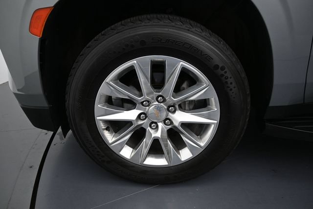 Used 2024 Chevrolet Suburban Premier AWD/4WD image 9