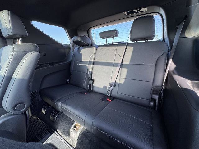Used 2025 Chevrolet Traverse LT w/ Sun and Wheel Package FWD image 16