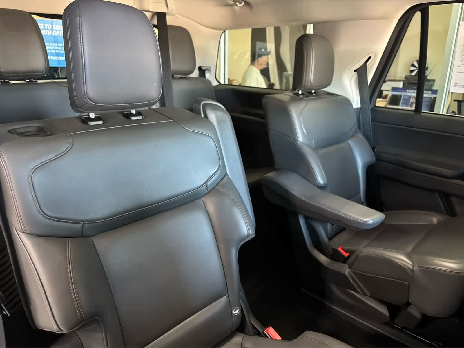 Certified 2025 Ford Expedition Active AWD/4WD image 37