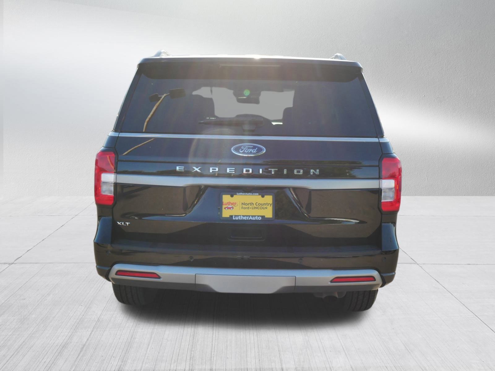 Certified 2024 Ford Expedition XLT image 4