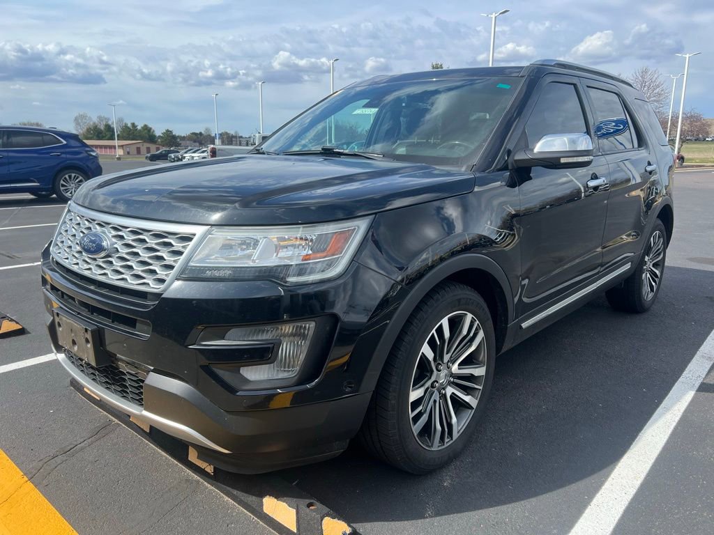 Certified 2017 Ford Explorer Platinum image 3