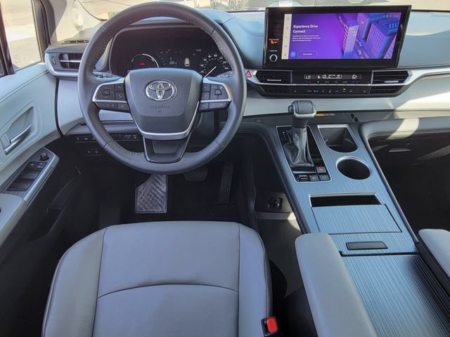 Used 2025 Toyota Sienna XLE w/ XLE Plus Package AWD/4WD image 14