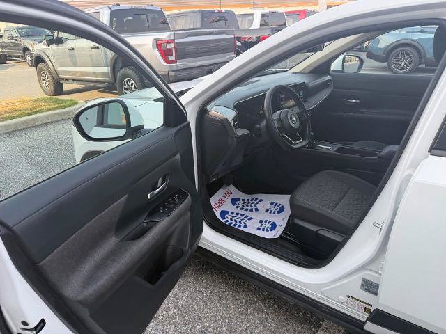 Used 2025 Nissan Kicks SV AWD/4WD image 10