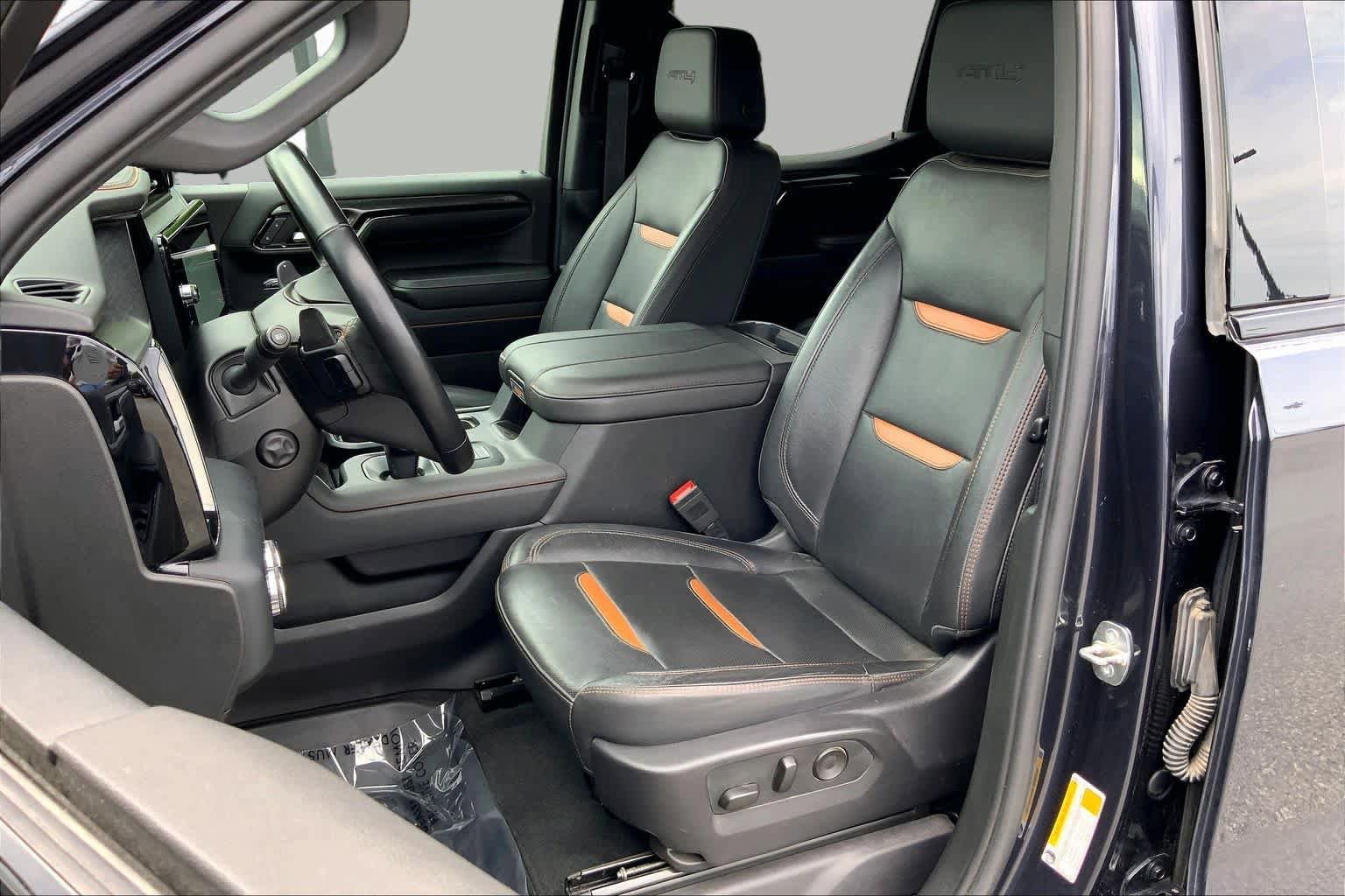 Used 2024 GMC Sierra 1500 AT4 w/ Technology Package AWD/4WD image 8